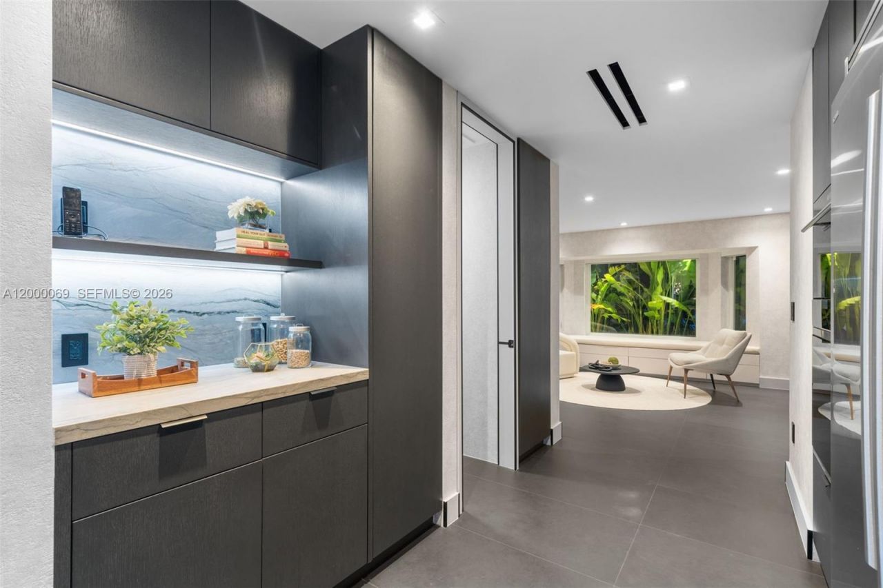 4800 Bay Point Rd, Miami, FL 33137 Photo