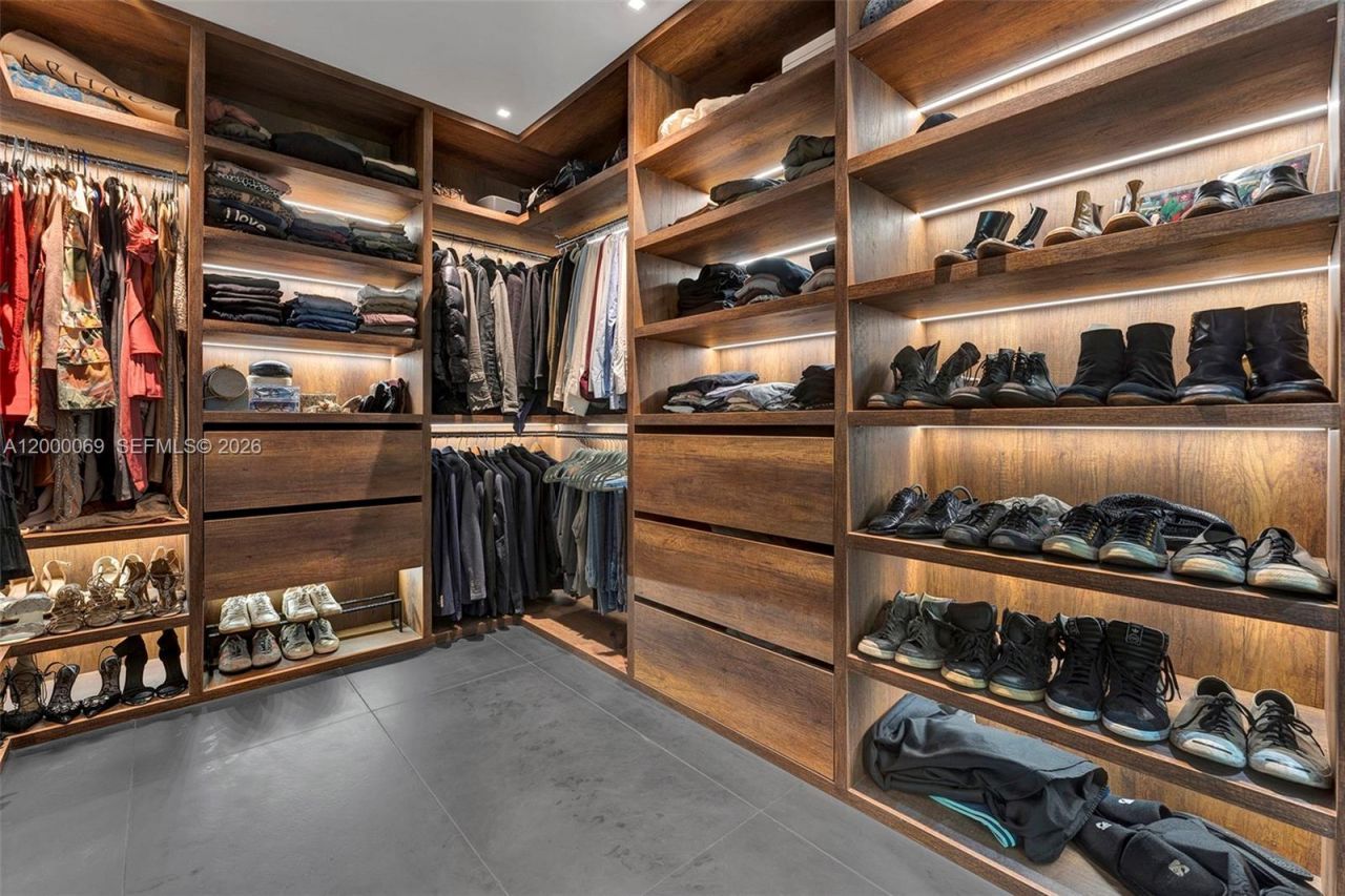 4800 Bay Point Rd, Miami, FL 33137 Photo