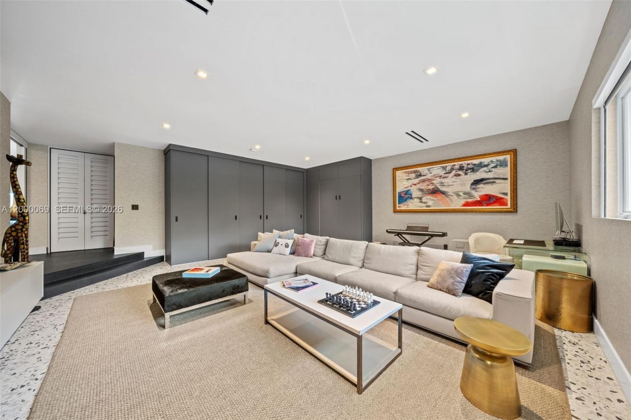 4800 Bay Point Rd, Miami, FL 33137 Photo