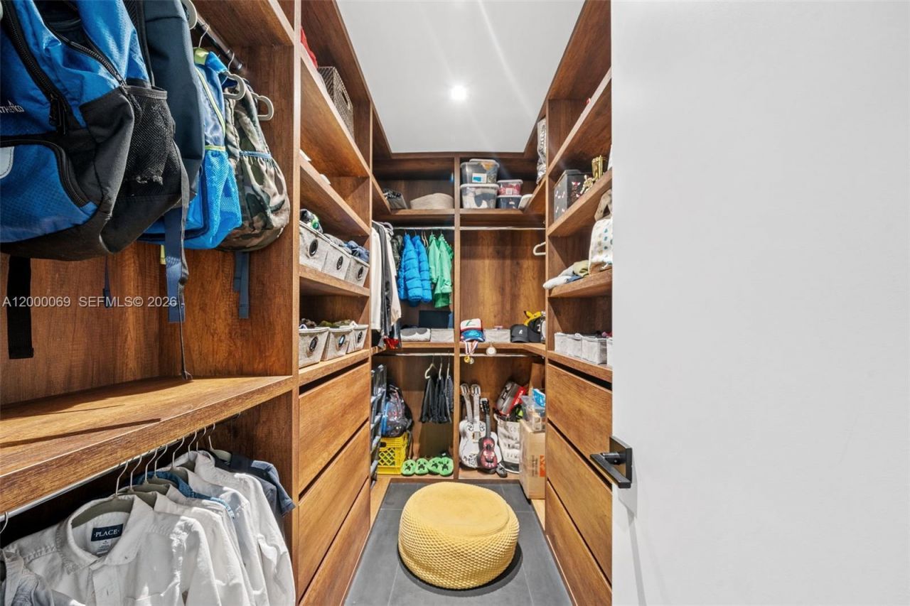 4800 Bay Point Rd, Miami, FL 33137 Photo