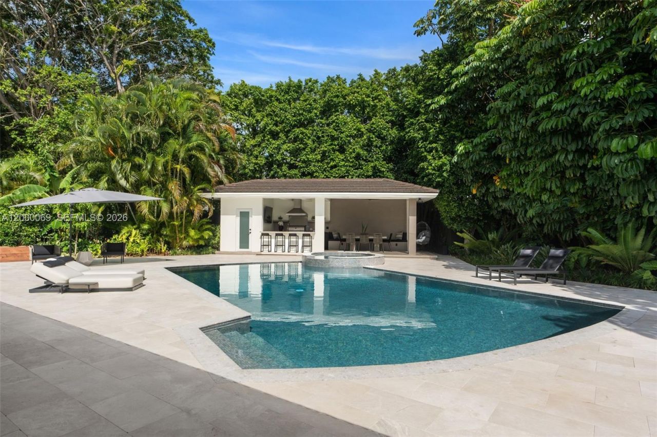 4800 Bay Point Rd, Miami, FL 33137 Photo