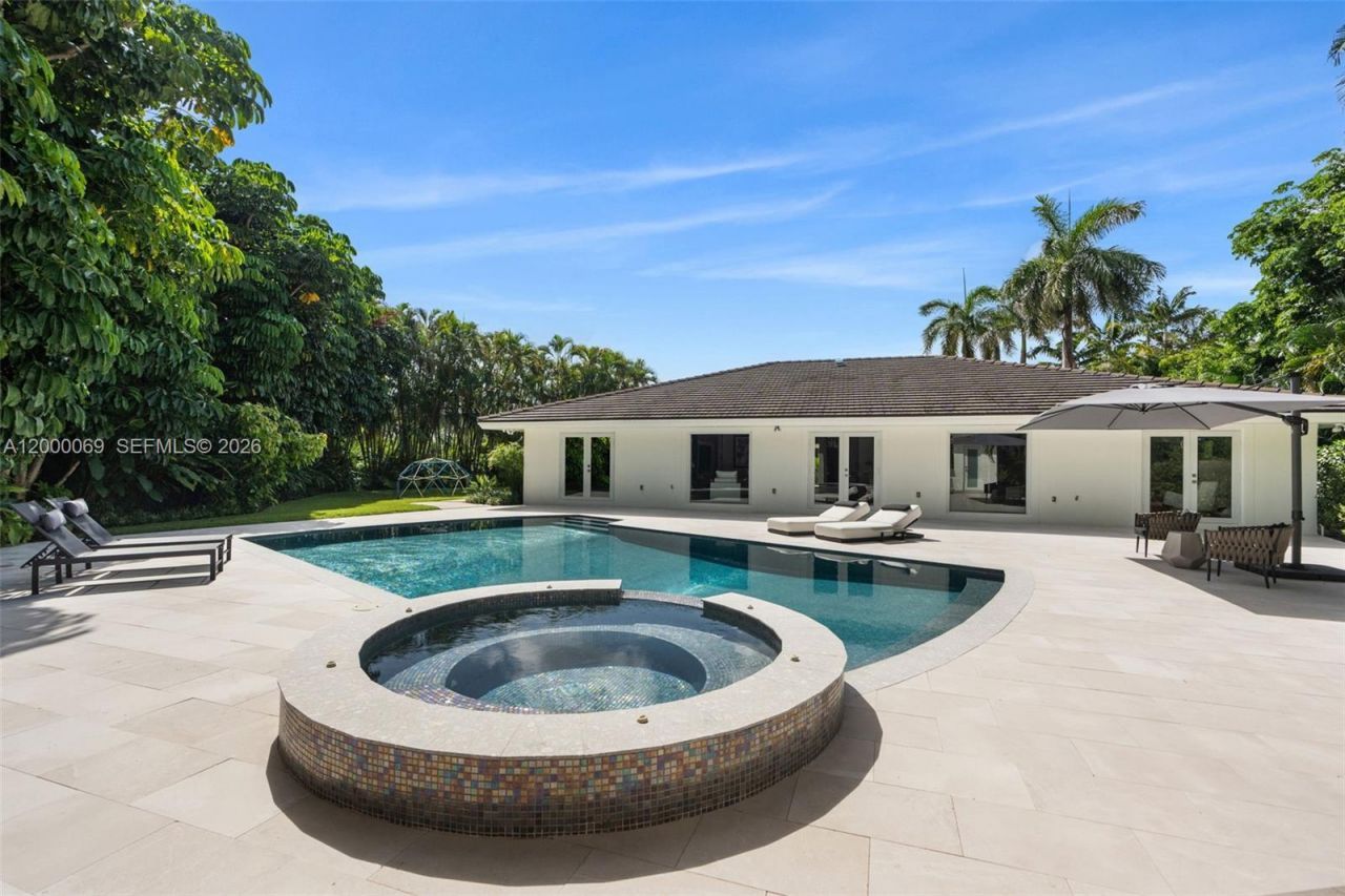 4800 Bay Point Rd, Miami, FL 33137 Photo