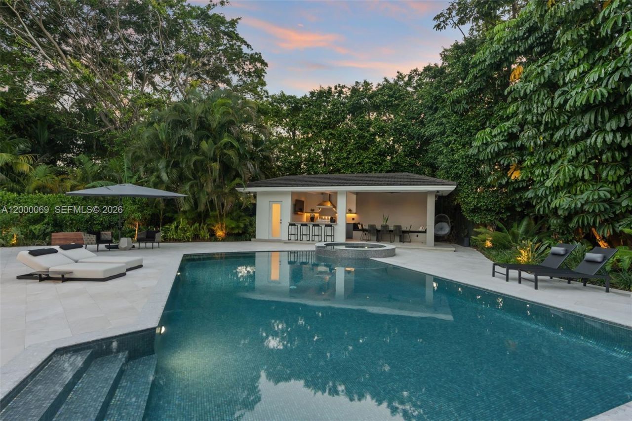 4800 Bay Point Rd, Miami, FL 33137 Photo