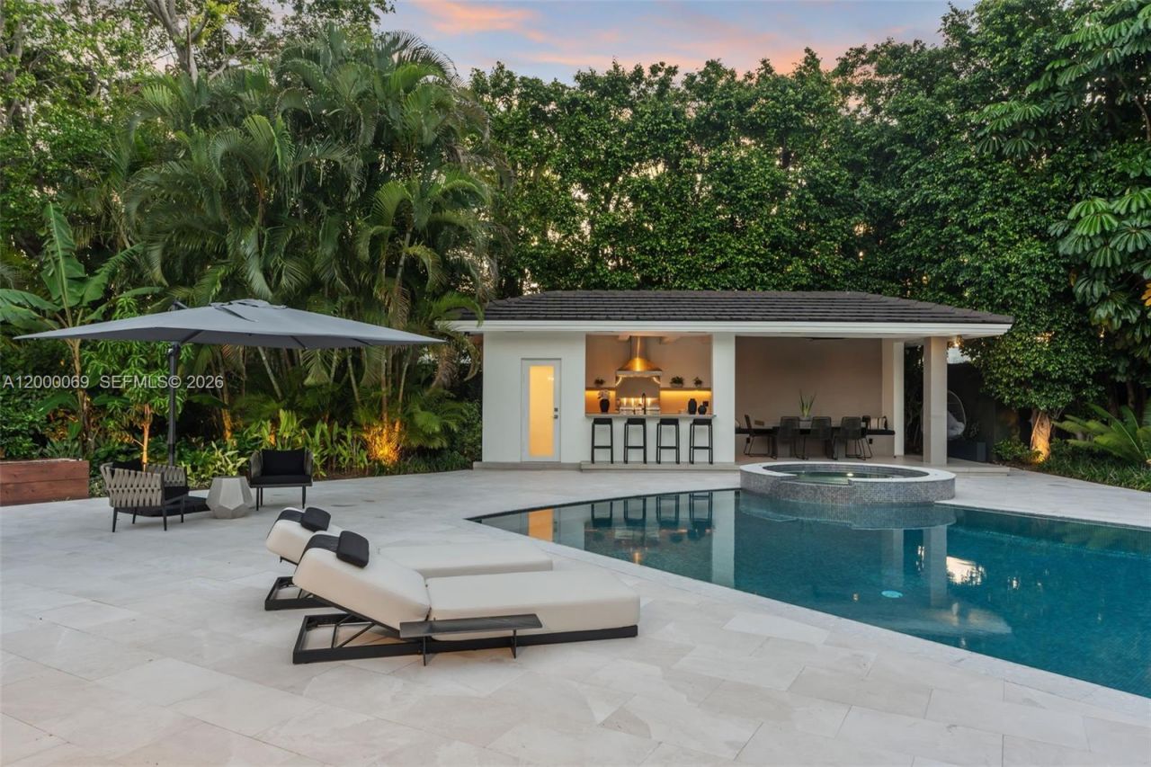 4800 Bay Point Rd, Miami, FL 33137 Photo