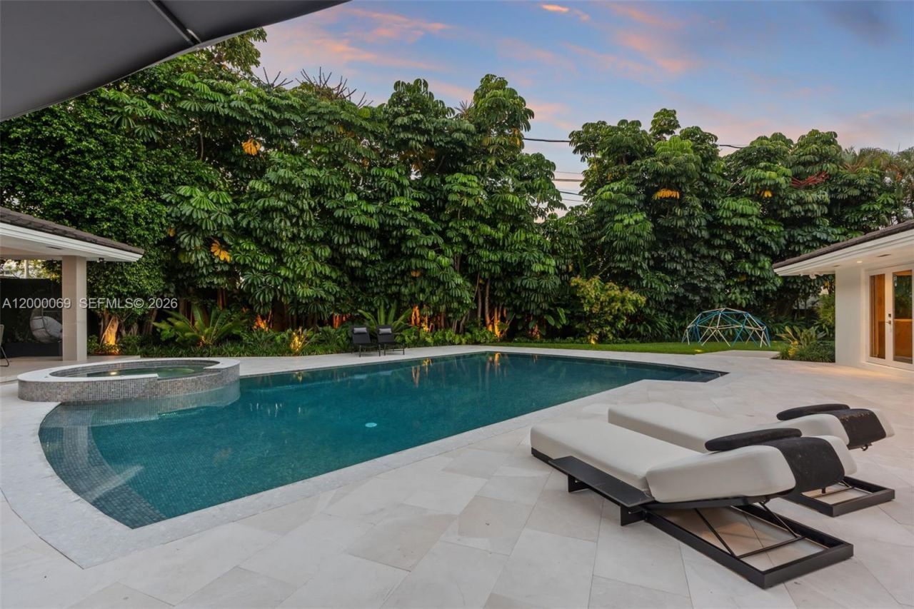 4800 Bay Point Rd, Miami, FL 33137 Photo