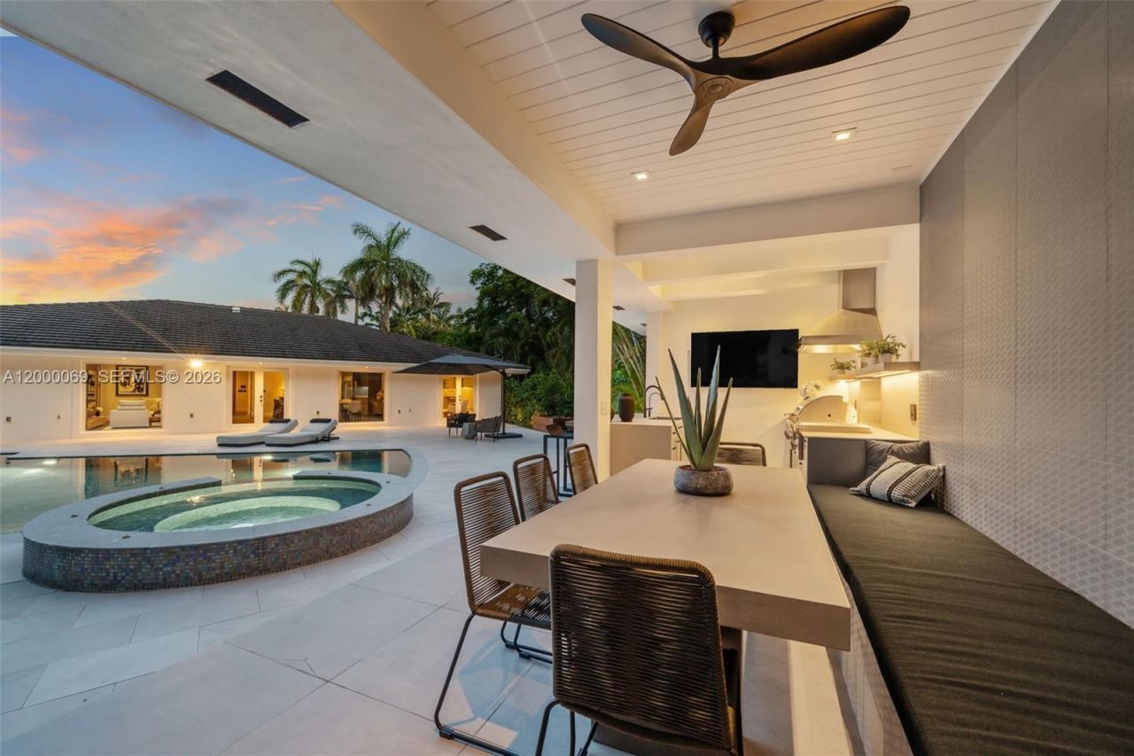 4800 Bay Point Rd, Miami, FL 33137 Photo