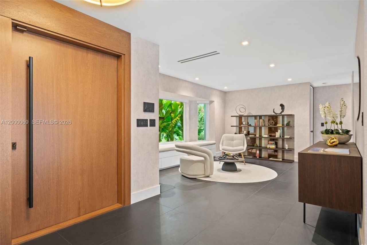 4800 Bay Point Rd, Miami, FL 33137 Photo