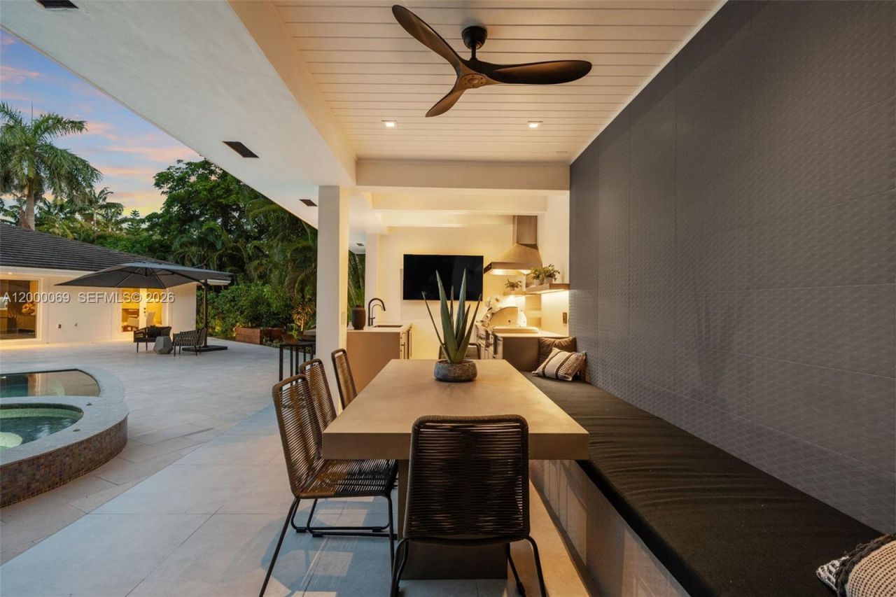 4800 Bay Point Rd, Miami, FL 33137 Photo