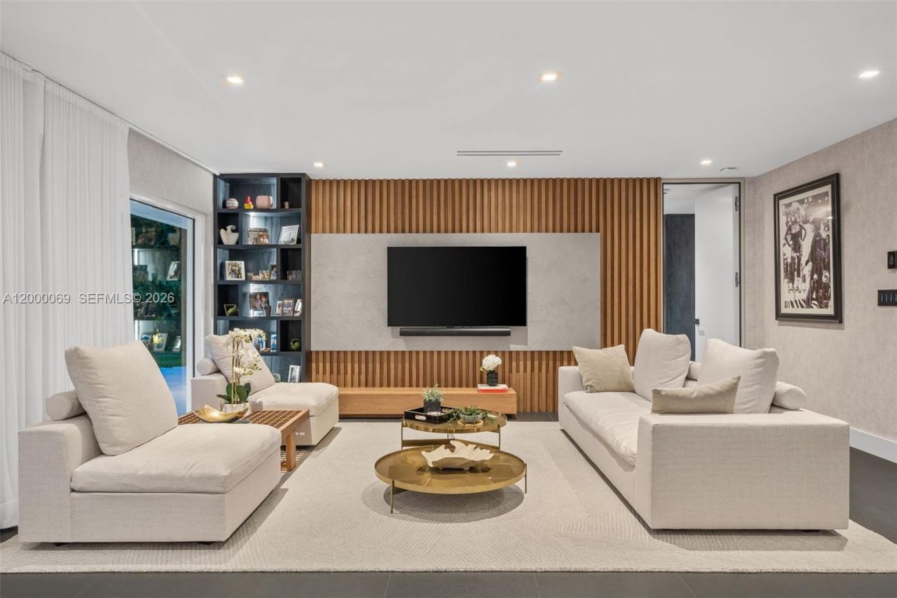 4800 Bay Point Rd, Miami, FL 33137 Photo