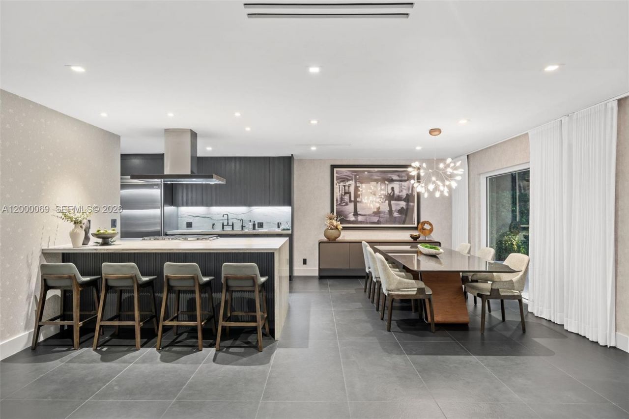 4800 Bay Point Rd, Miami, FL 33137 Photo