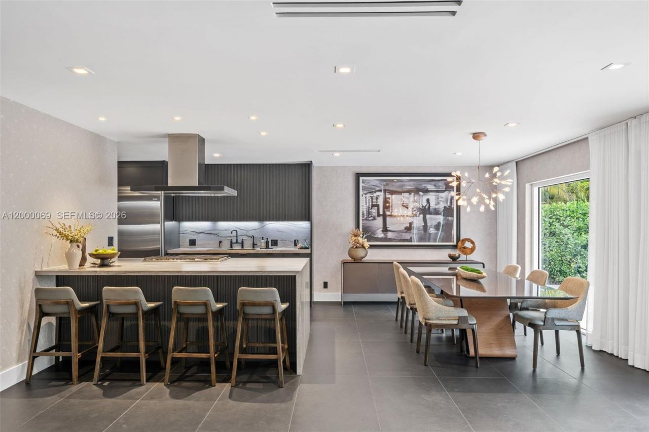 4800 Bay Point Rd, Miami, FL 33137 Photo