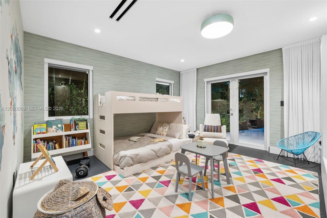 4800 Bay Point Rd, Miami, FL 33137 Photo