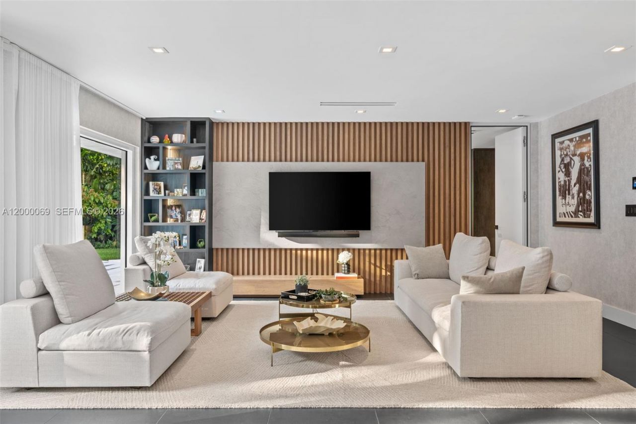 4800 Bay Point Rd, Miami, FL 33137 Photo