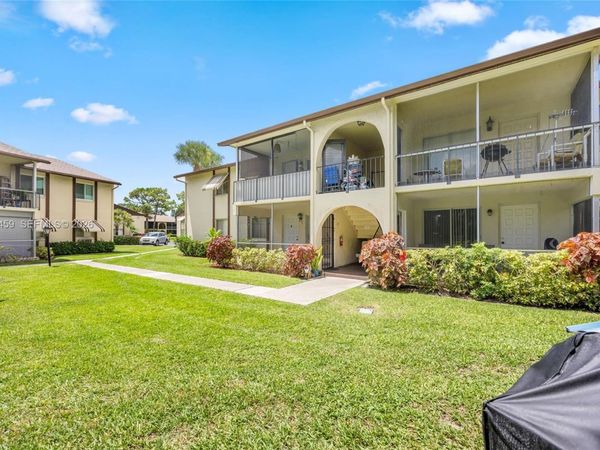 5839 La Pinata Blvd , Unit C-2, Green Acres, FL 33463