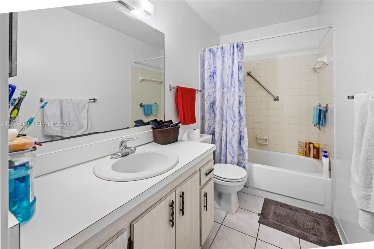 5839 La Pinata Blvd, Unit C-2, Greenacres, FL 33463 Photo