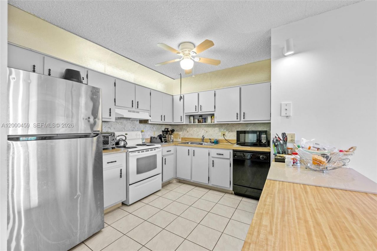 5839 La Pinata Blvd, Unit C-2, Greenacres, FL 33463 Photo