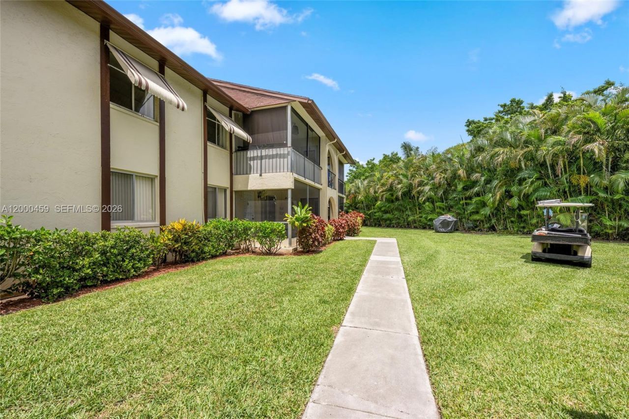 5839 La Pinata Blvd, Unit C-2, Greenacres, FL 33463 Photo