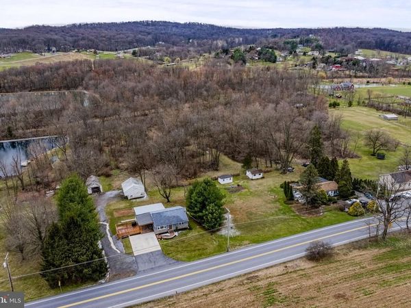 2487 HEIDELBERG AVENUE , NEWMANSTOWN, PA 17073