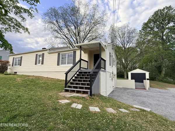 6712 Kern Rd, Knoxville, TN 37918