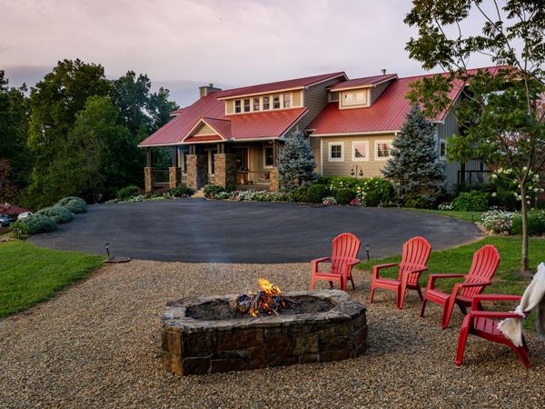 3656 Henry Town Rd, Sevierville, TN 37876