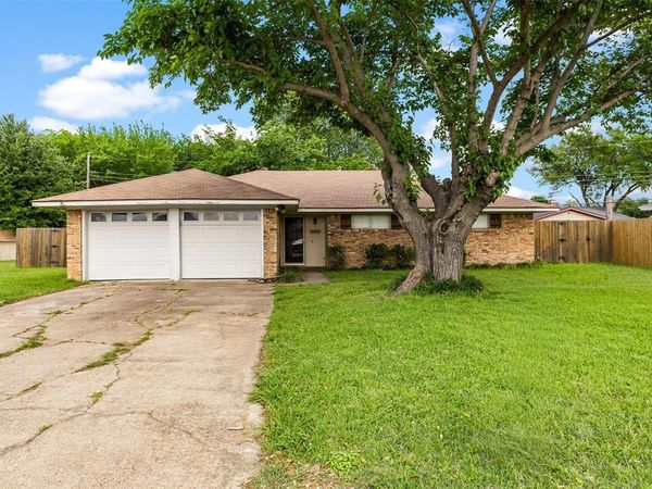 1705 Santa Clara Court, Grand Prairie, TX 75051
