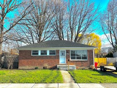 17225 Bell Avenue, Eastpointe, MI 48021