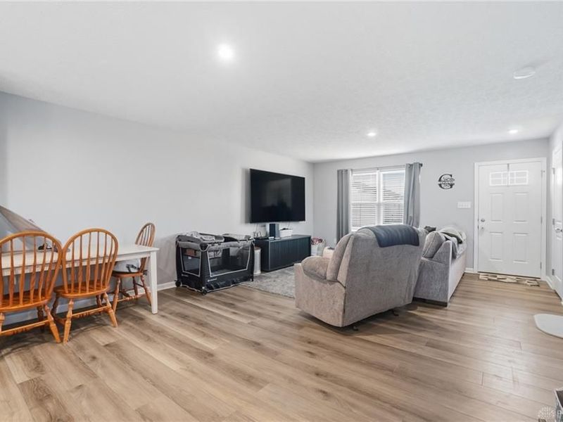 207 Chesapeake Circle, Springfield Township, OH 45505 Photo 9