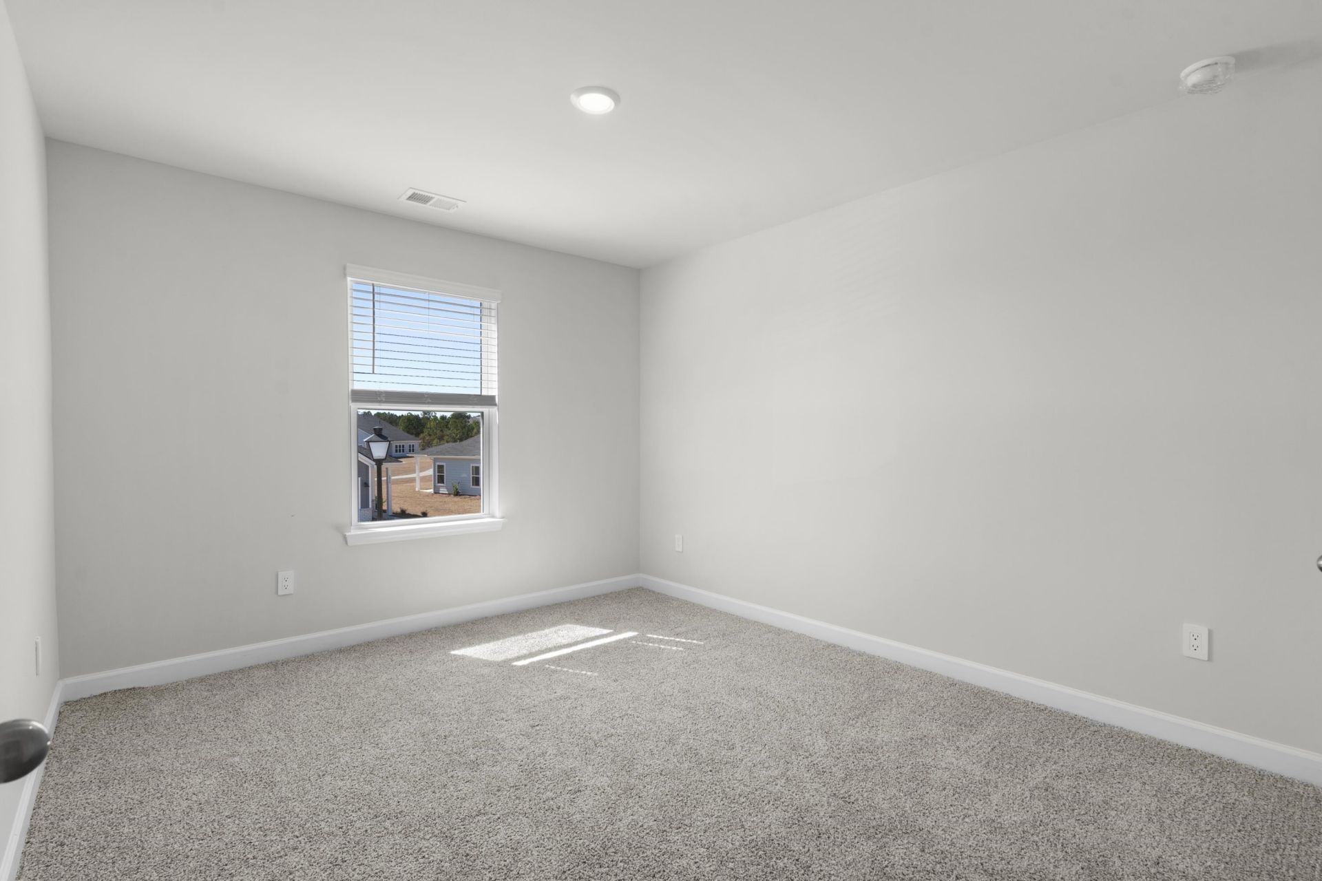 8222 Essence Dr. Photo 29