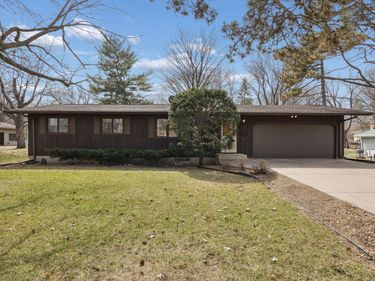 2740 Sherwood Road, Mounds View, MN 55112