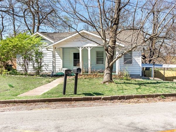 583 N Assembly Drive, Fayetteville, AR 72701