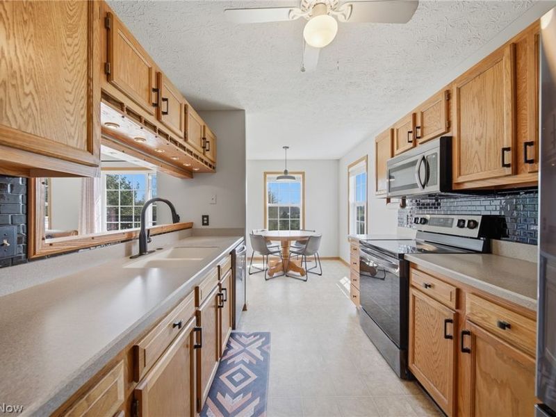 9226 Lisbon Street E, East Canton, OH 44730 Photo 12