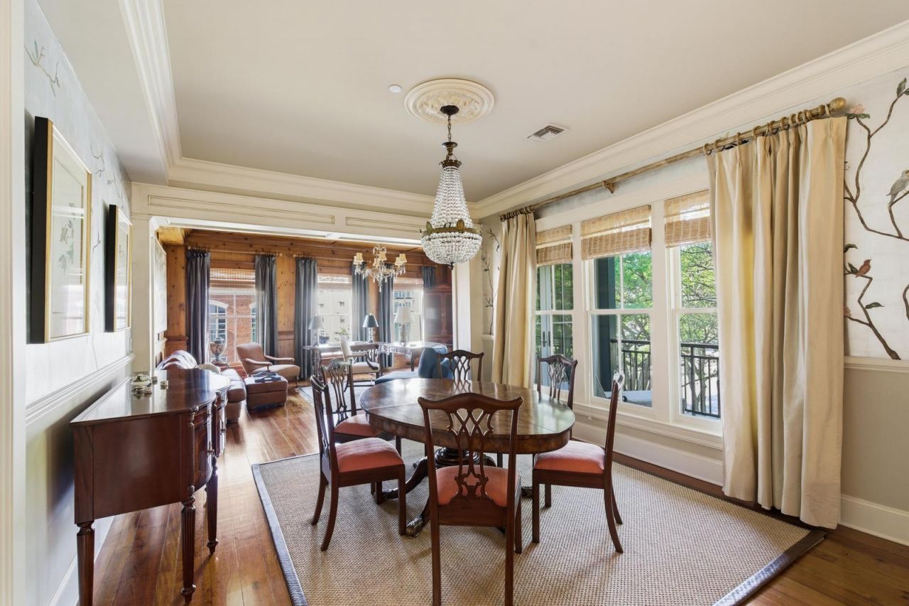 1 Vendue Range Photo 14