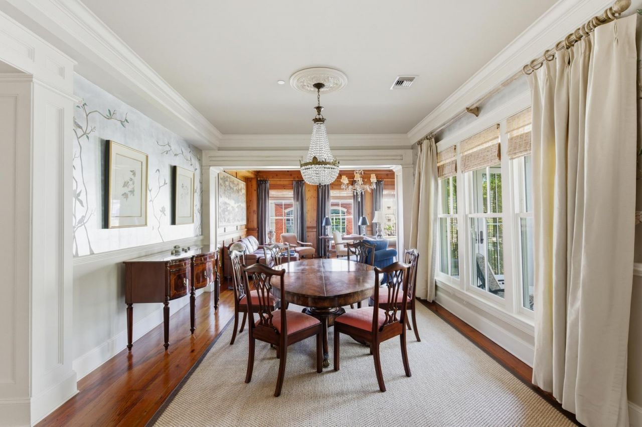 1 Vendue Range Photo 15