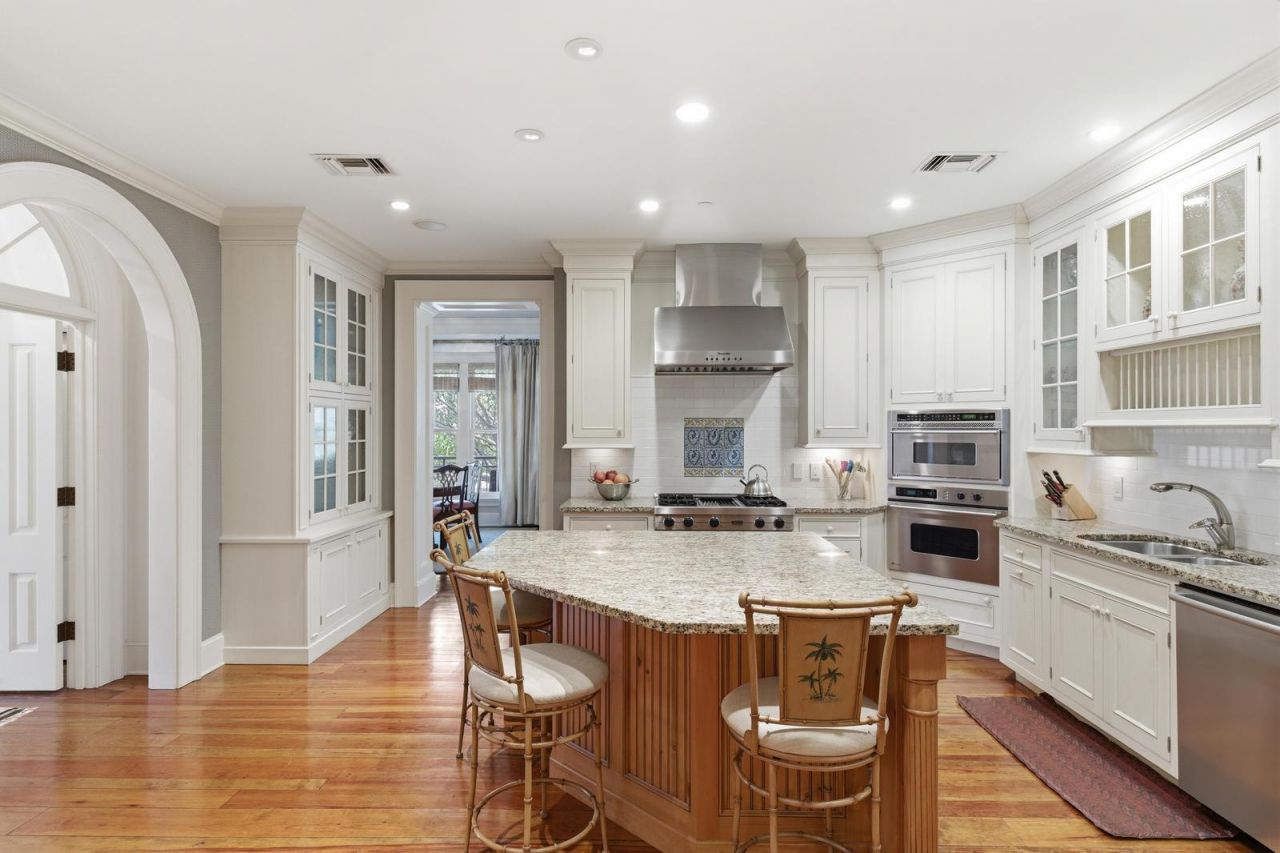 1 Vendue Range Photo 26