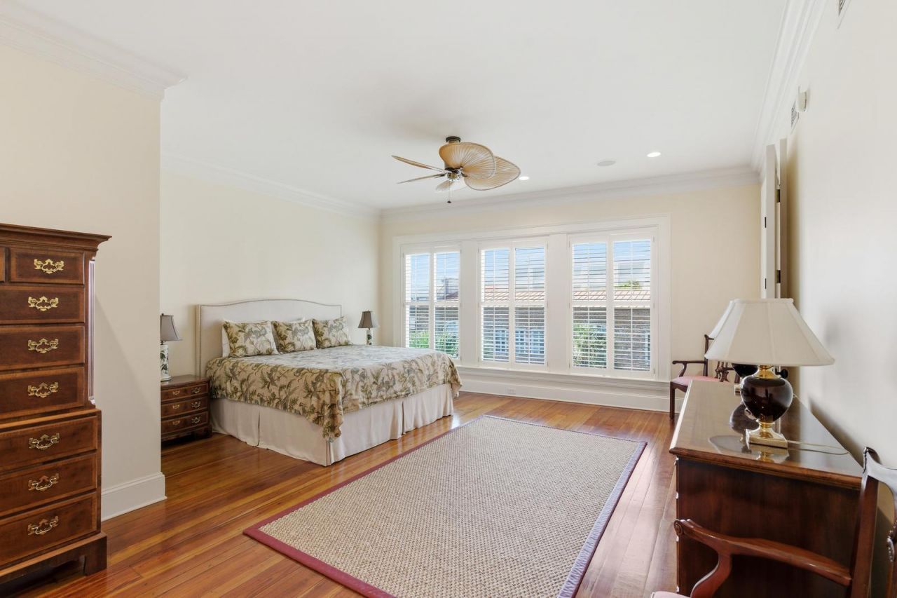 1 Vendue Range Photo 38