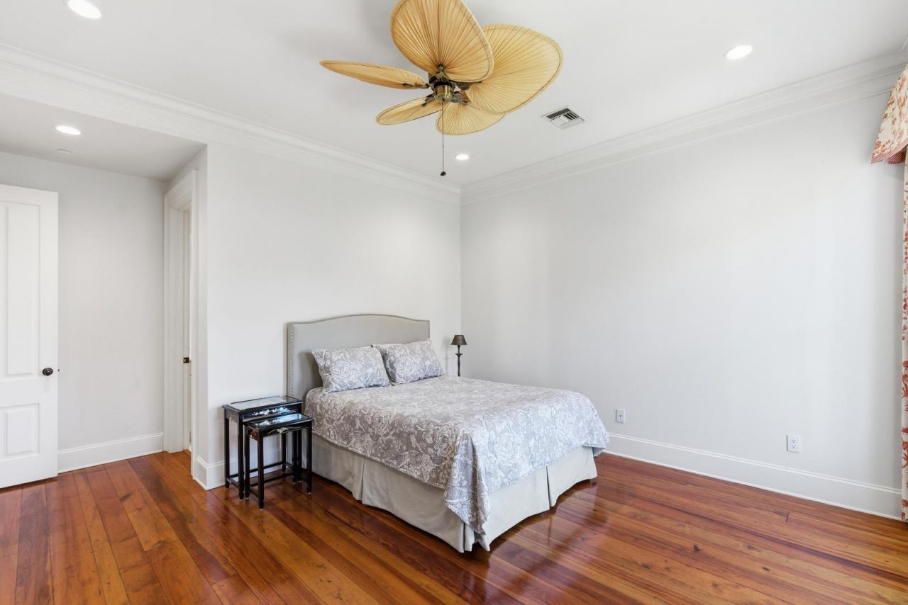 1 Vendue Range Photo 46