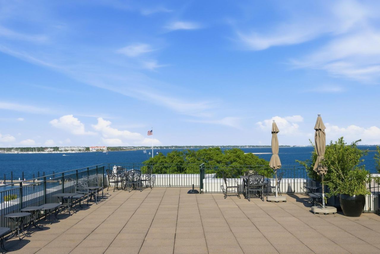 1 Vendue Range Photo 48