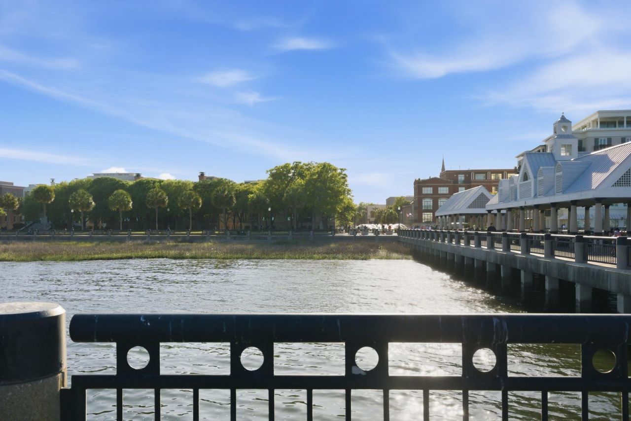 1 Vendue Range Photo 56