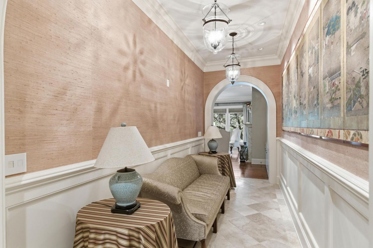 1 Vendue Range Photo 6