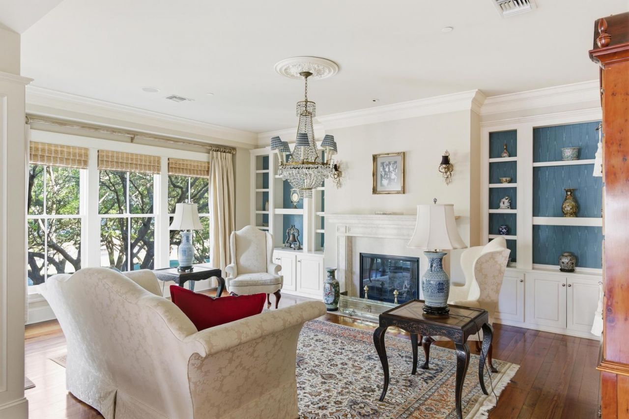 1 Vendue Range Photo 9