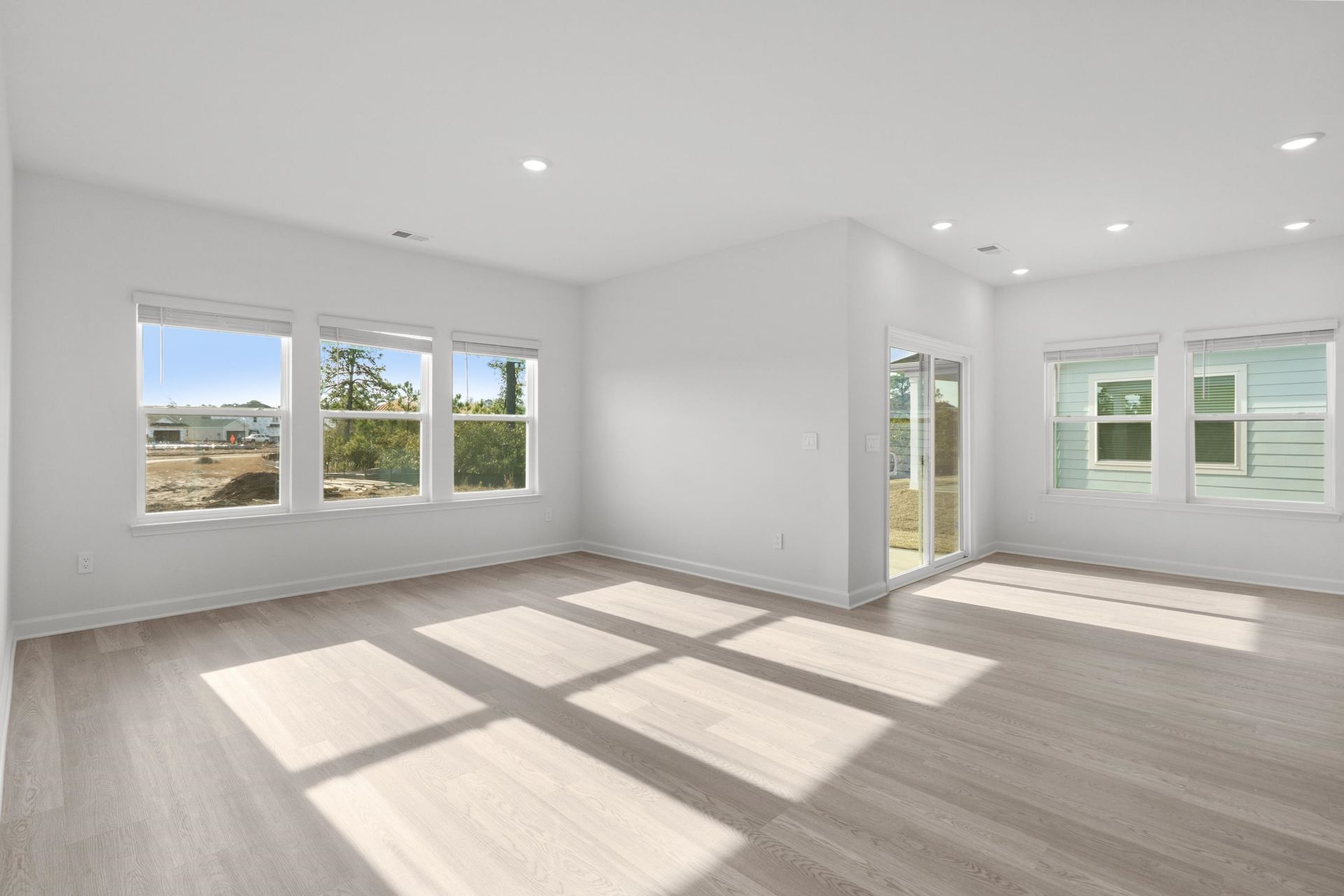 8212 Essence Dr. Photo 10