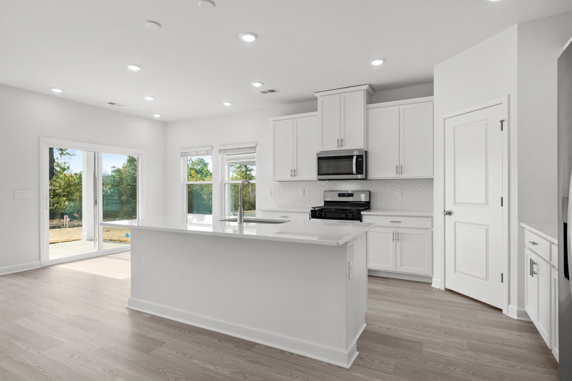 8212 Essence Dr. Photo 13