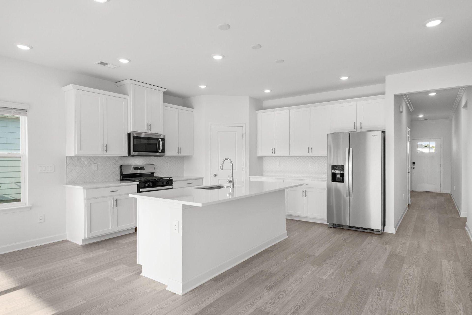 8212 Essence Dr. Photo 15