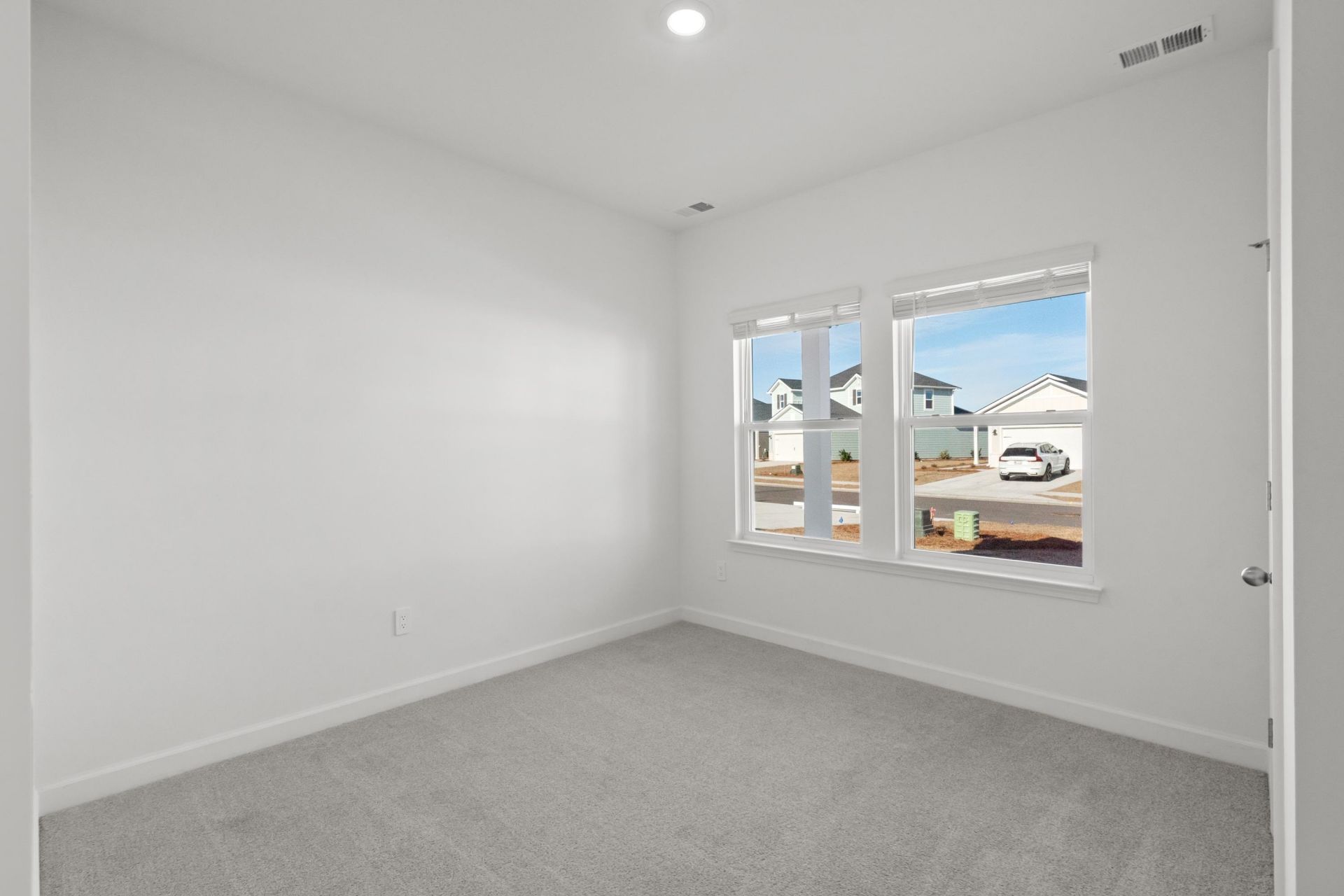 8212 Essence Dr. Photo 30