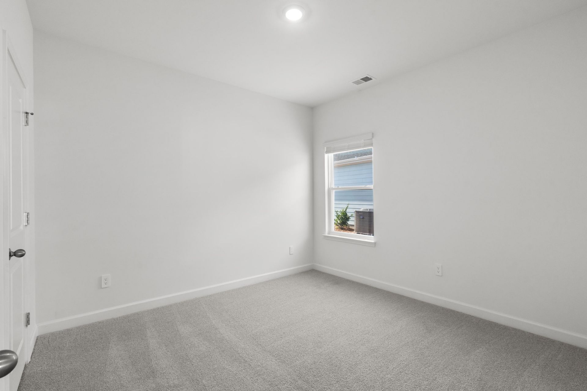 8212 Essence Dr. Photo 32