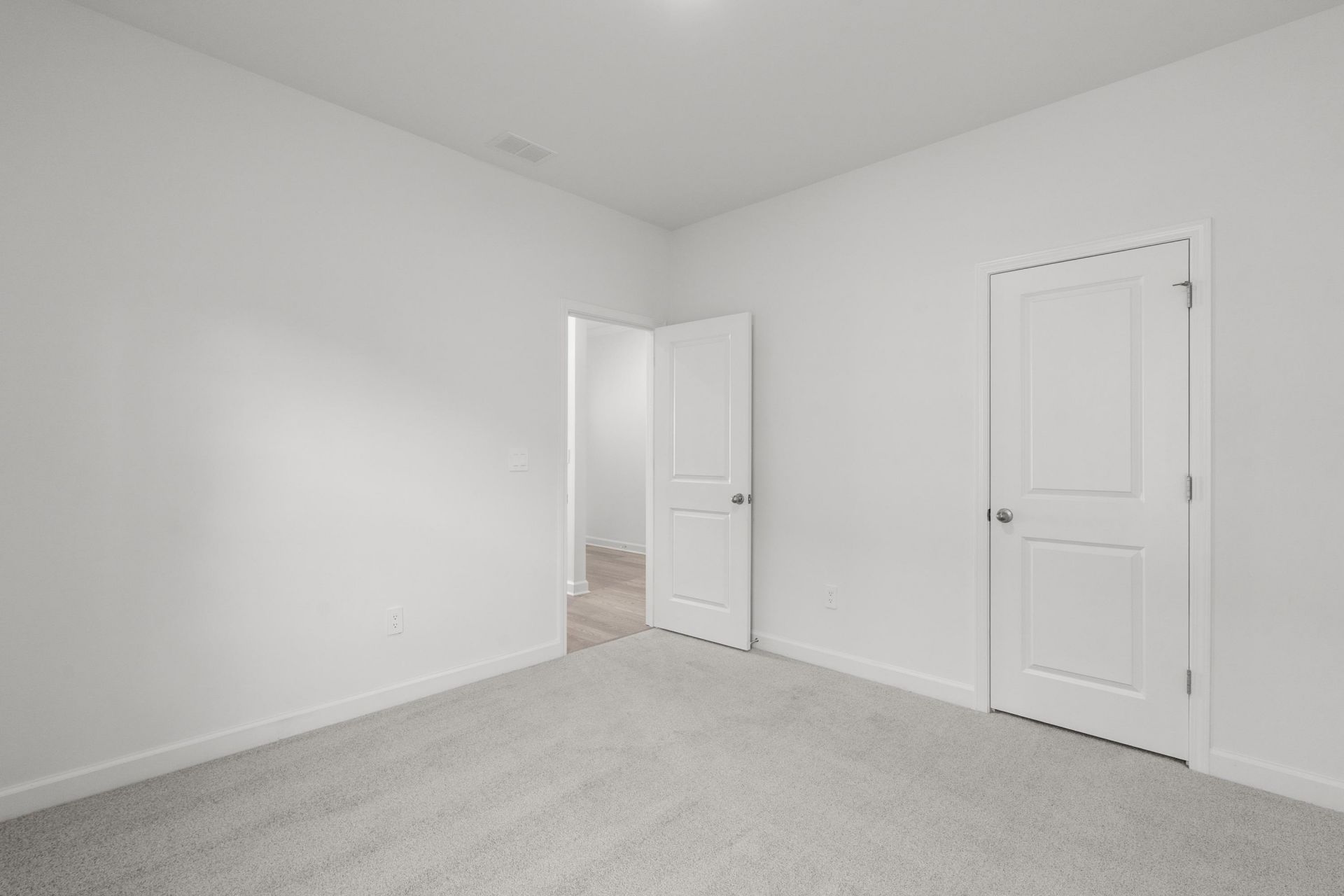 8212 Essence Dr. Photo 33