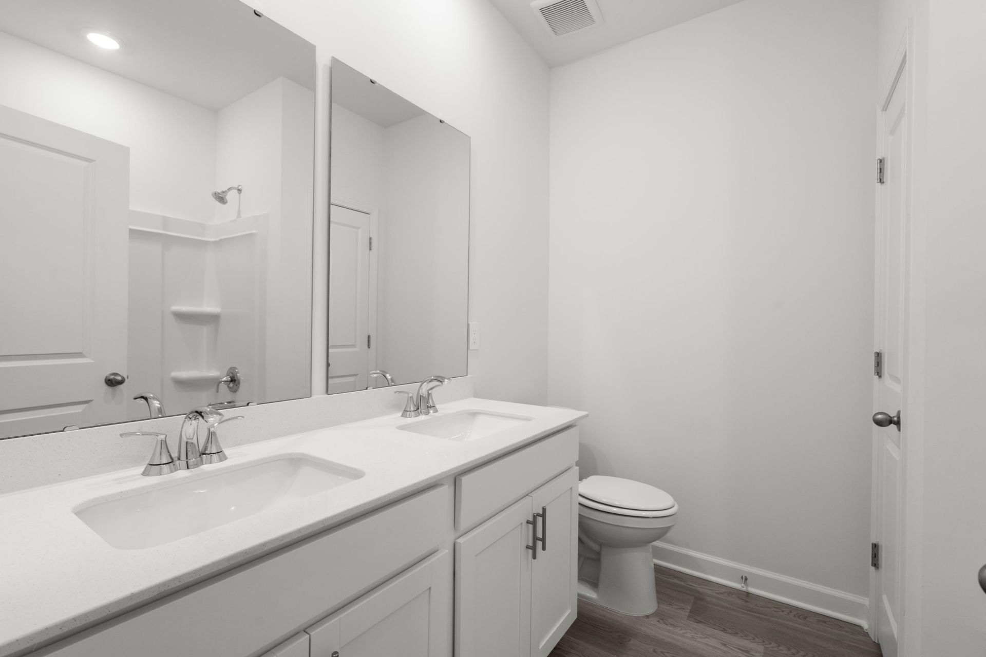 8212 Essence Dr. Photo 34