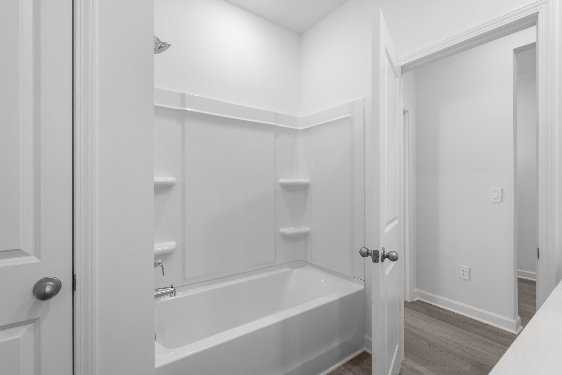 8212 Essence Dr. Photo 35