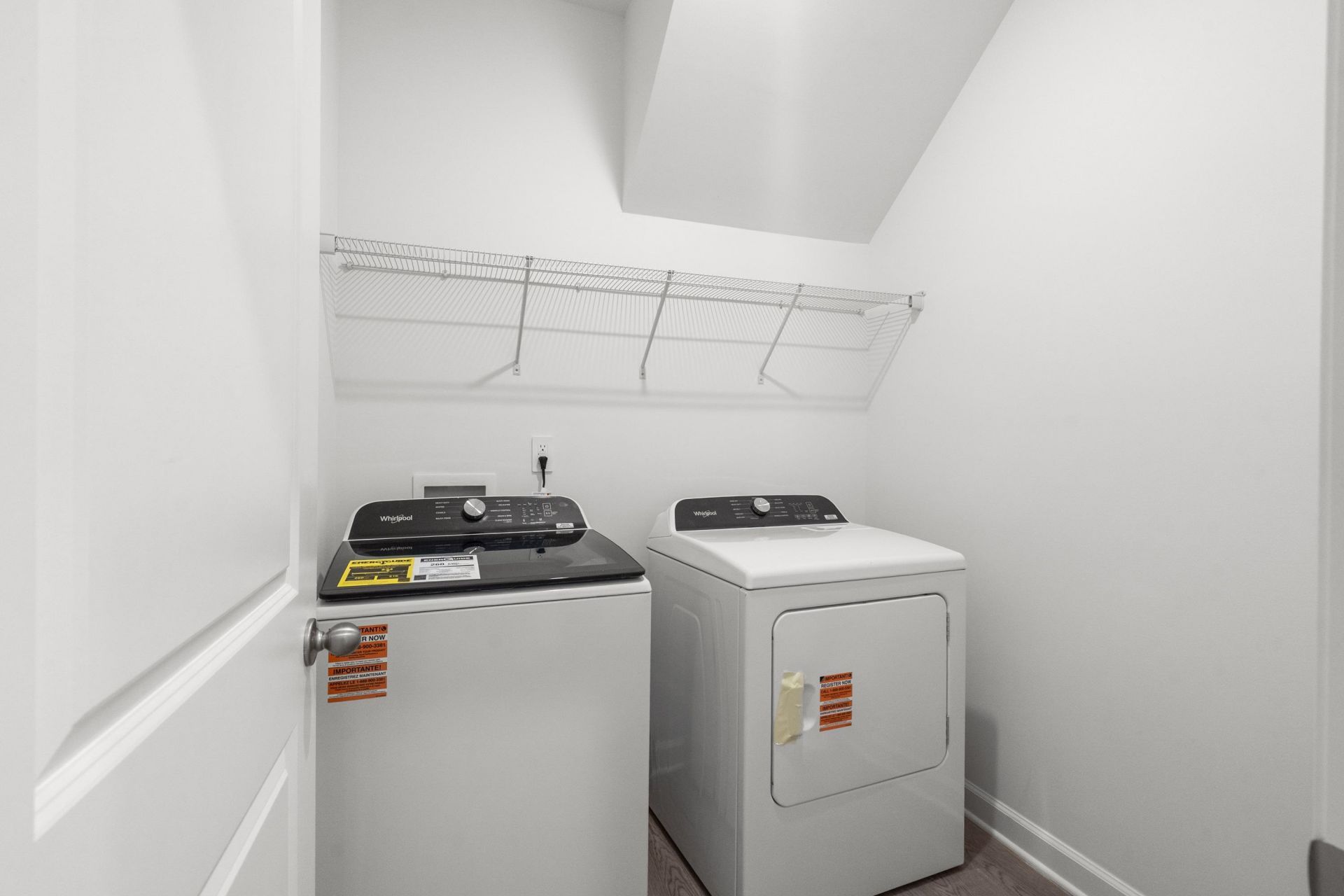 8212 Essence Dr. Photo 40