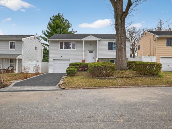 15 Lindsay Street, Huntington, NY 11743